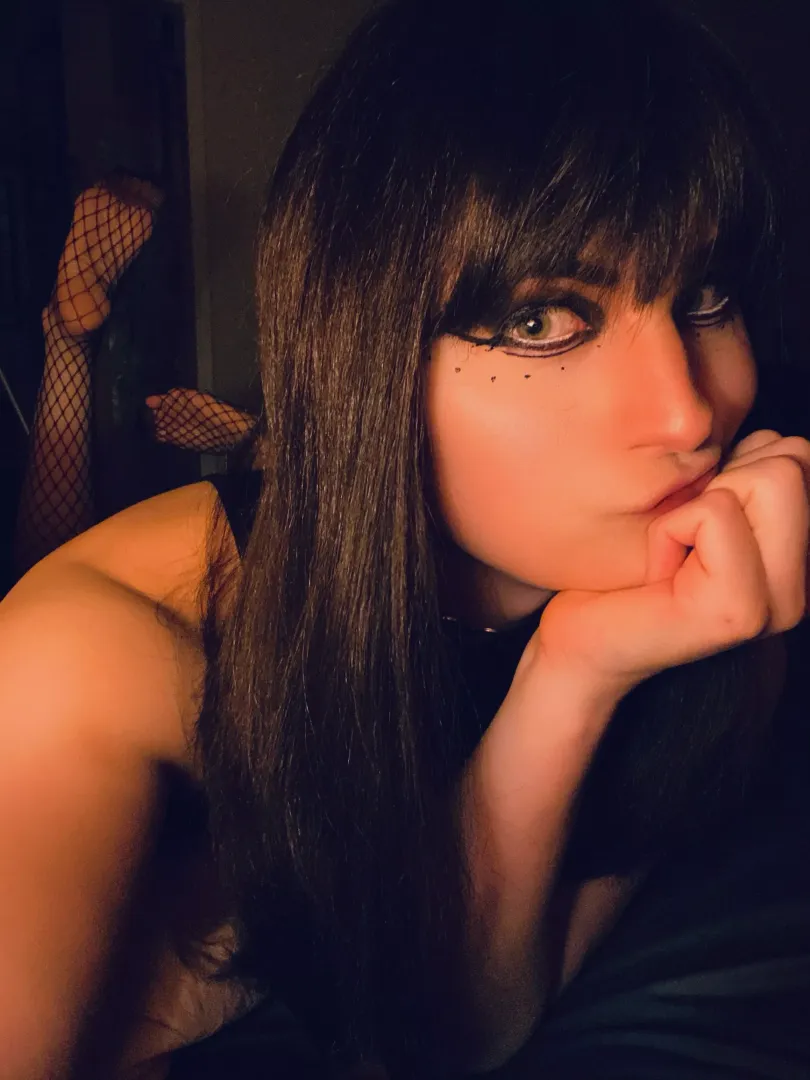Goth girl vibes in this one! posted by AvaShade