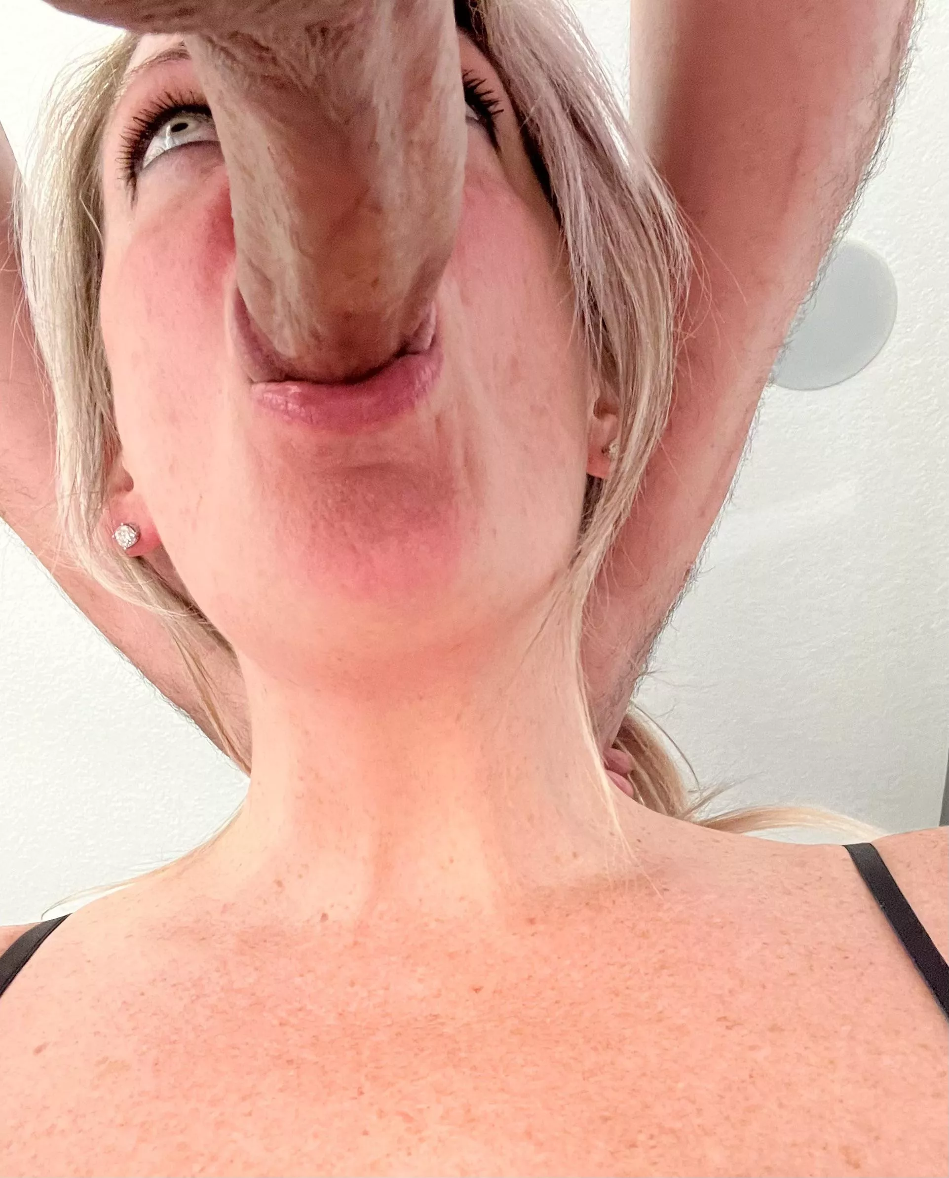 Gotta fucking love that eye contact [image] posted by ownshotwife2021