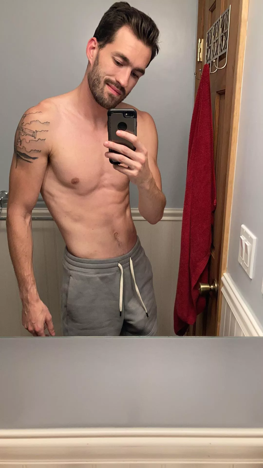 Gotta leave grey sweats posted by rpot4