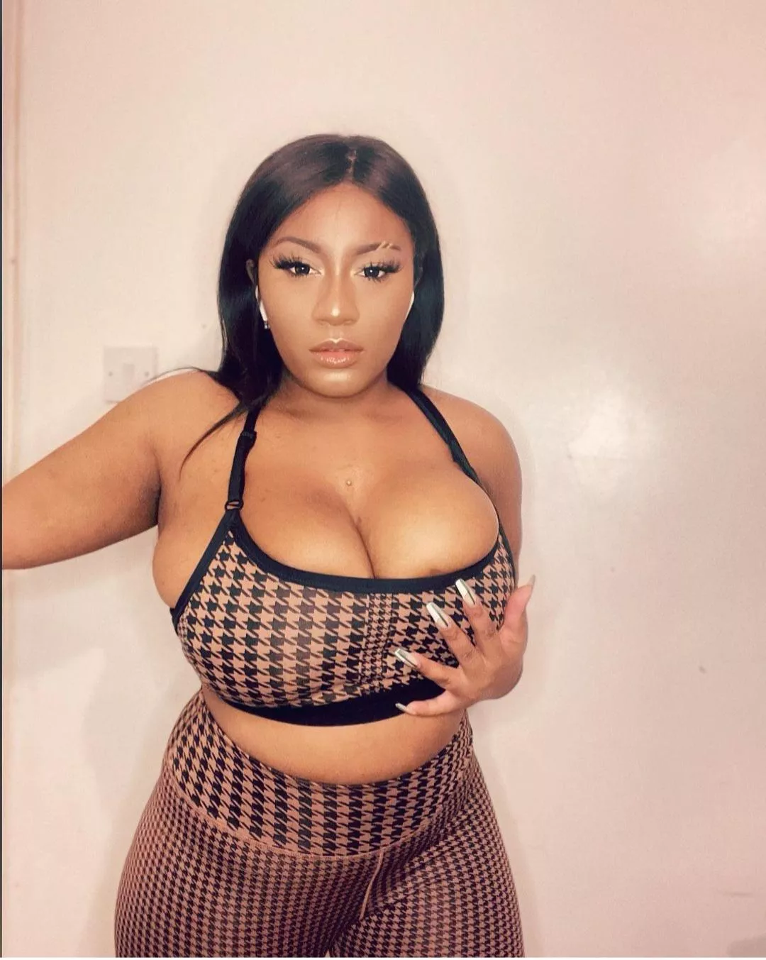 Gotta love a busty brummie girl posted by Potential_Ordinary