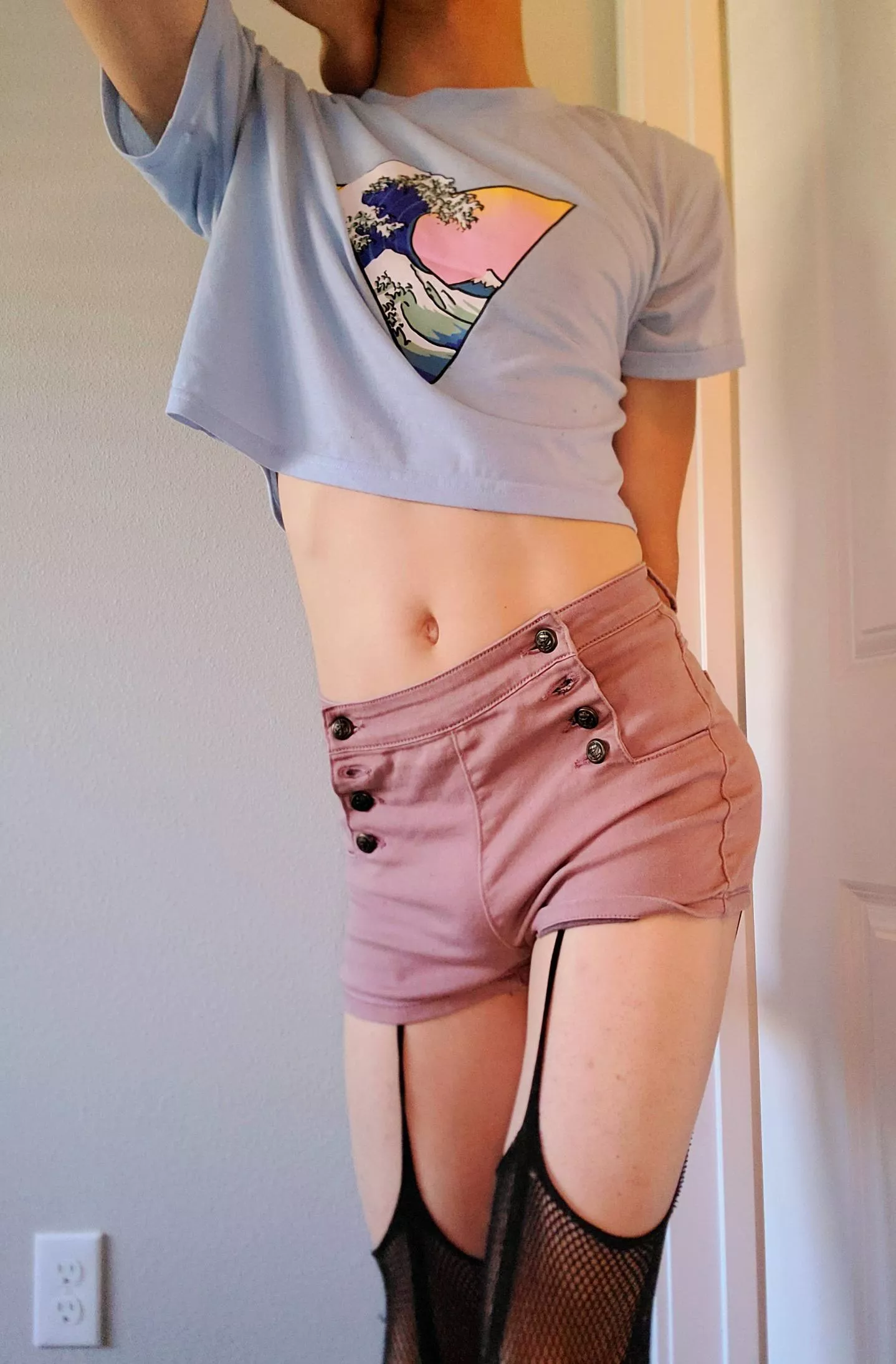 Gotta love crop tops❤ posted by Substantial-Jump-284