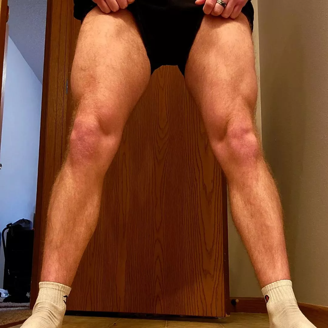 Gotta love those leg gains 👏😝 link in profile for free OF😏 posted by RickySteel1