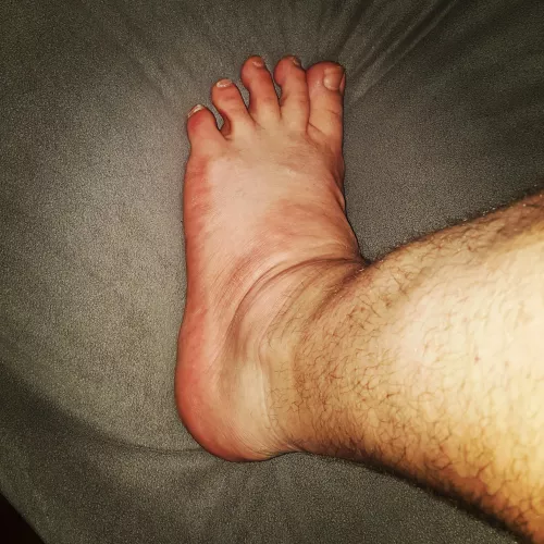 gotta work on the redness after a big training at the gym. desperately need a pedicure. Help! by Bigfeet_viking