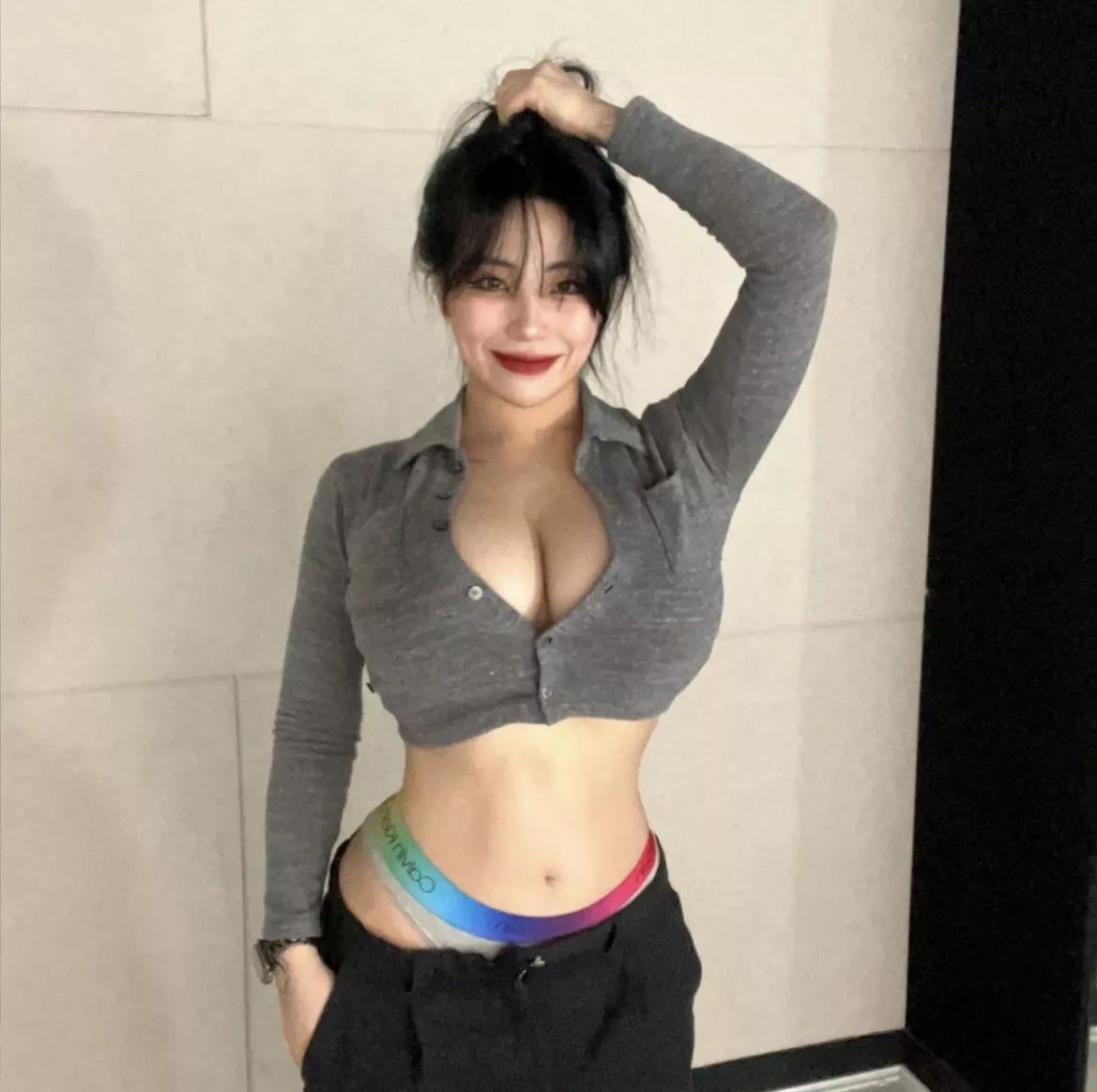 Grab my hair like this posted by velymom13