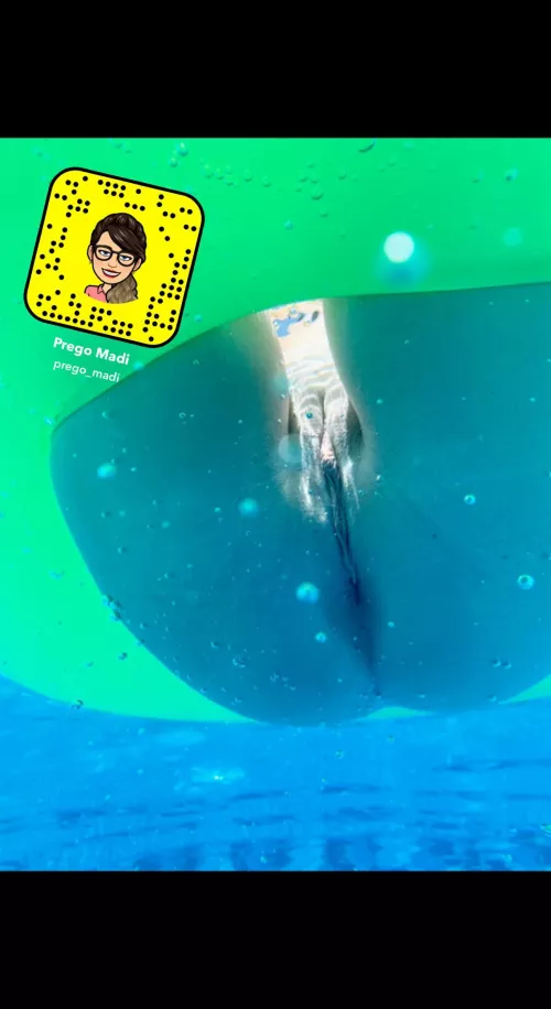 Grab your snorkel and cum play with mommies pregnant little pussy 😈 by Madimae6969