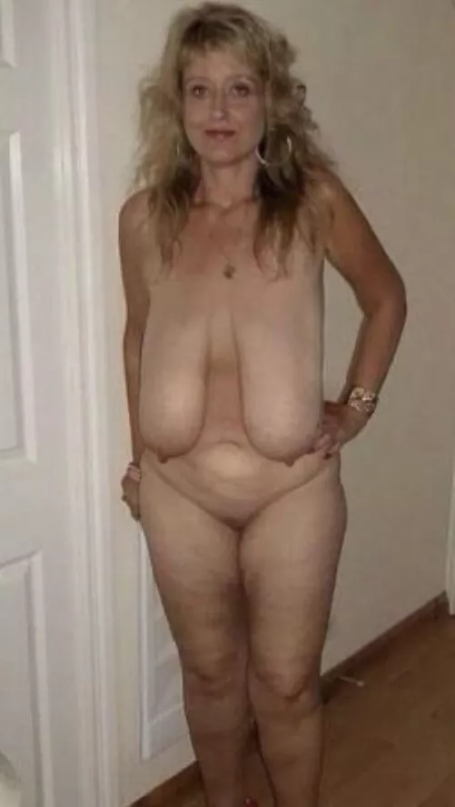 Granny saggers by Ihatethespeaker