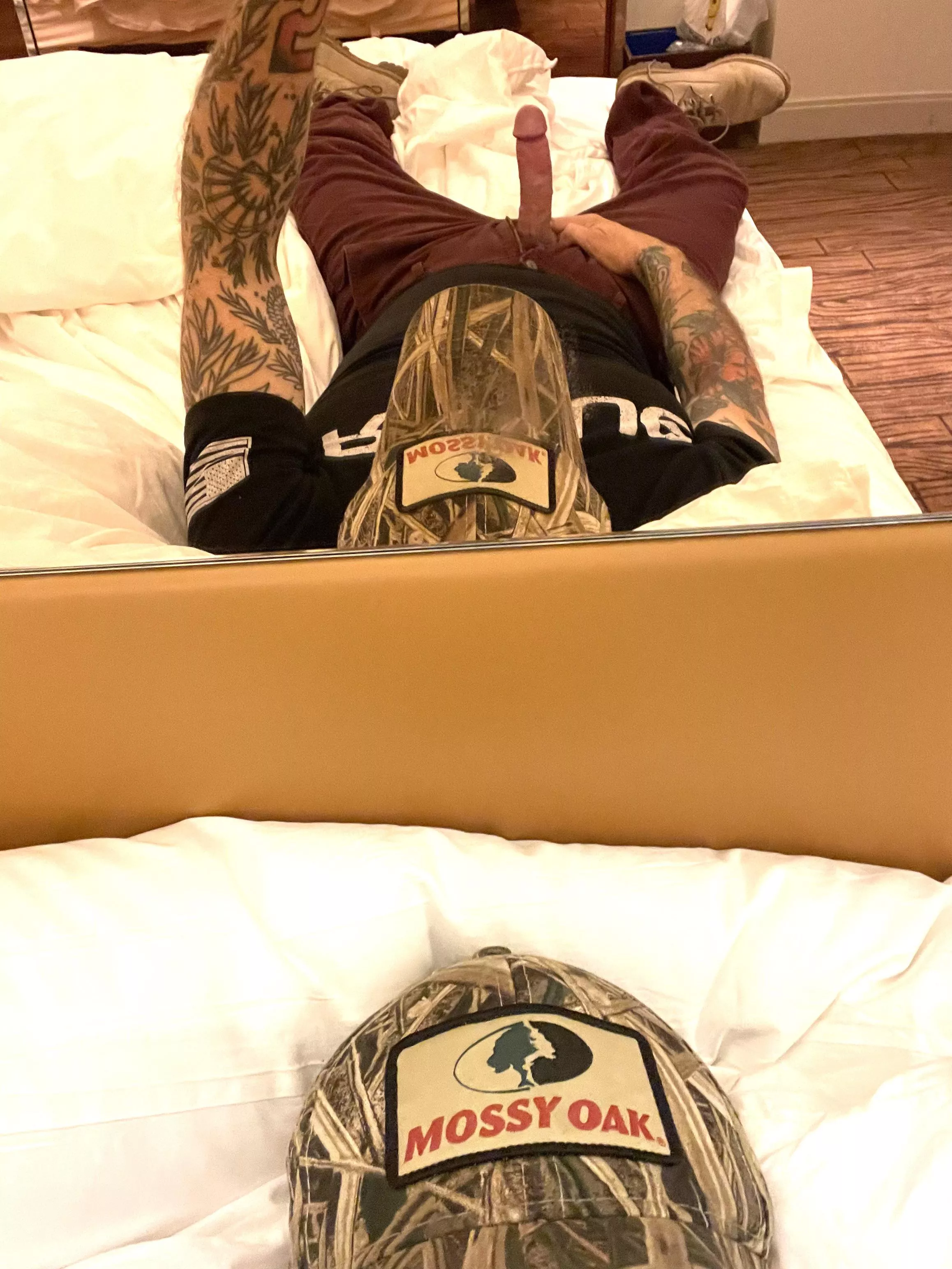 Great mirrors in this hotel room posted by SSCatskills