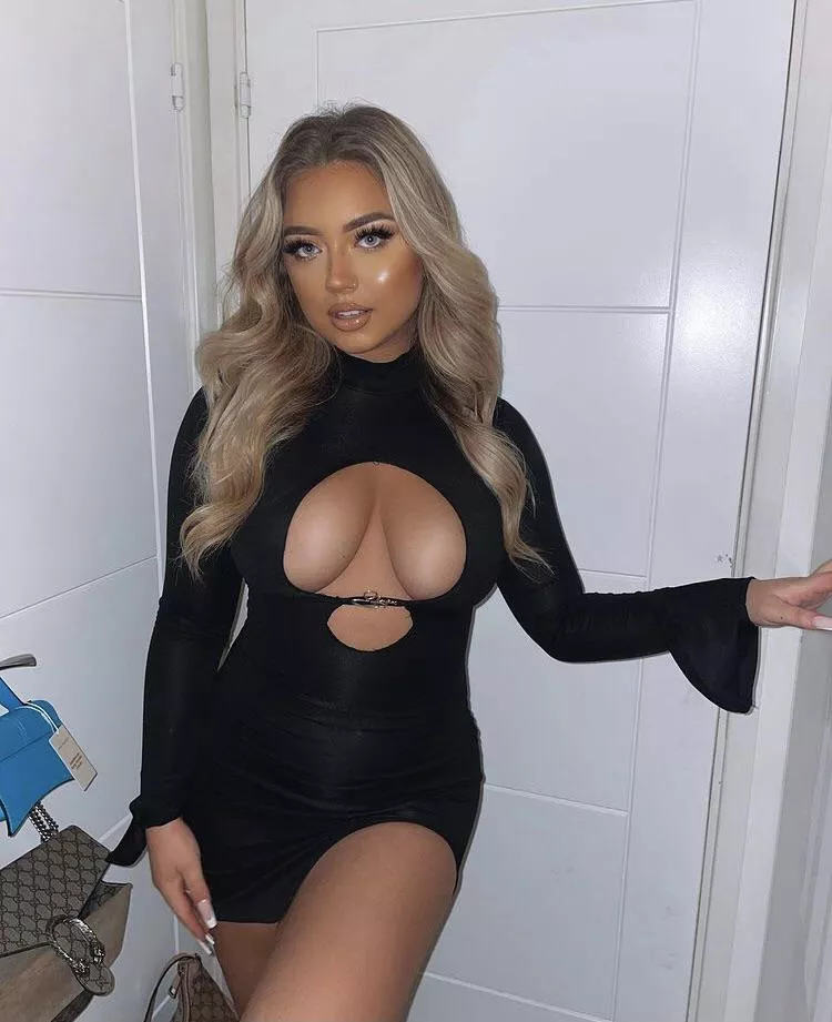 Great pair posted by Hornylad2000uk