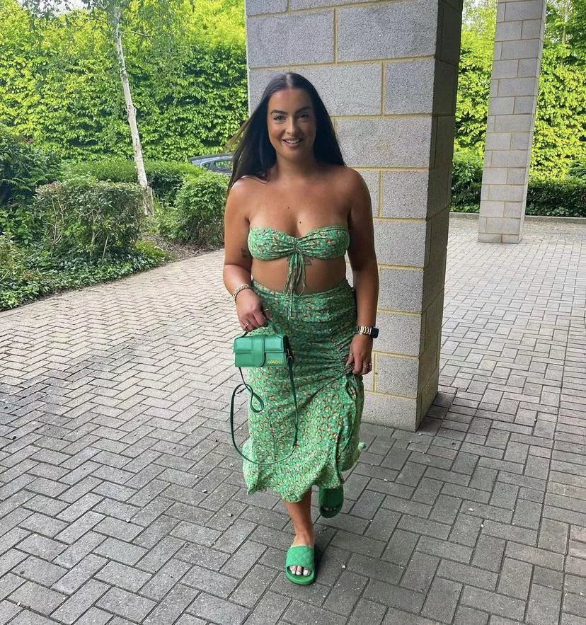 Green dress posted by pingustan