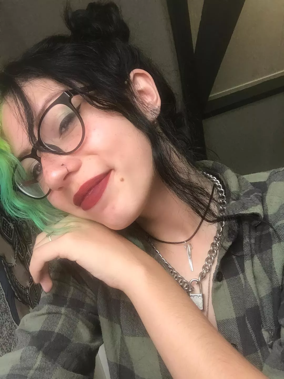 green haired nerdy girl posted by s0mef4kes76