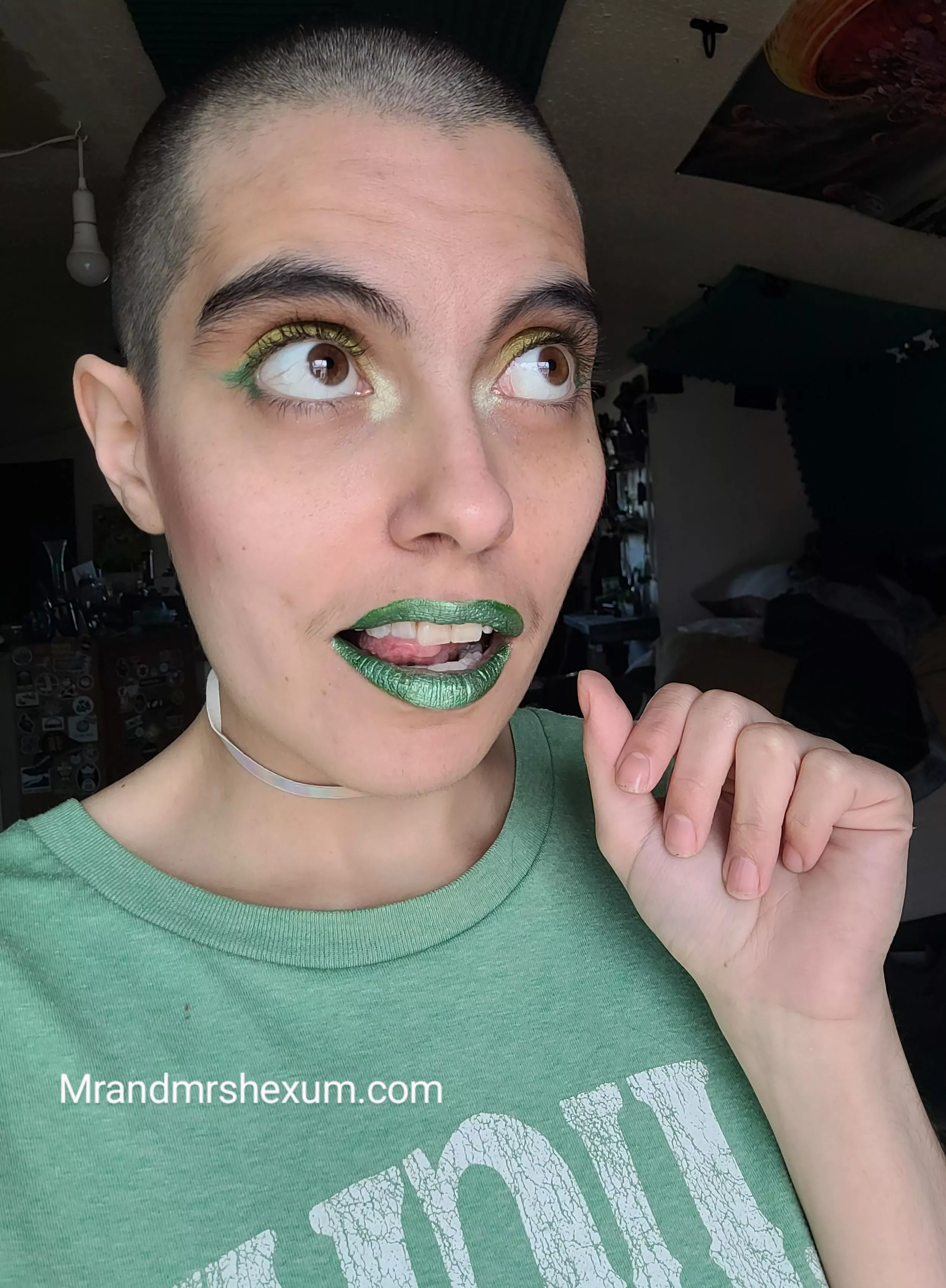 Green lips today🍏 posted by Mrandmrshexum
