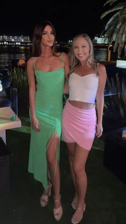 Green or pink? by round_plastic