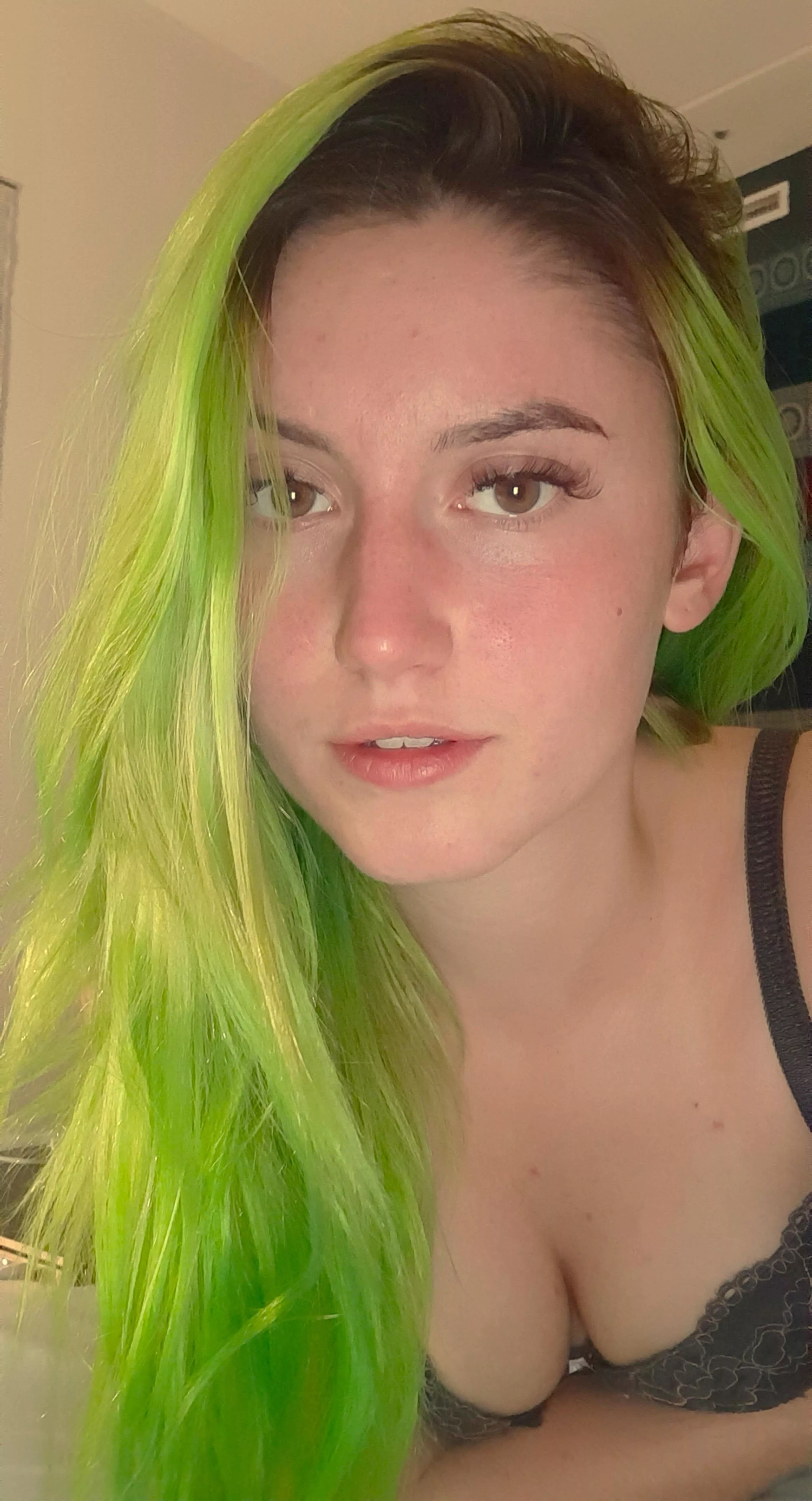 Green would be by far my favorite hair color on me 💚🤩 posted by solis-goddess