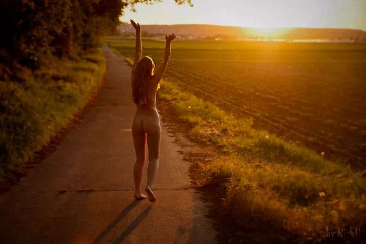 Greeting The Sun by mr__everhard