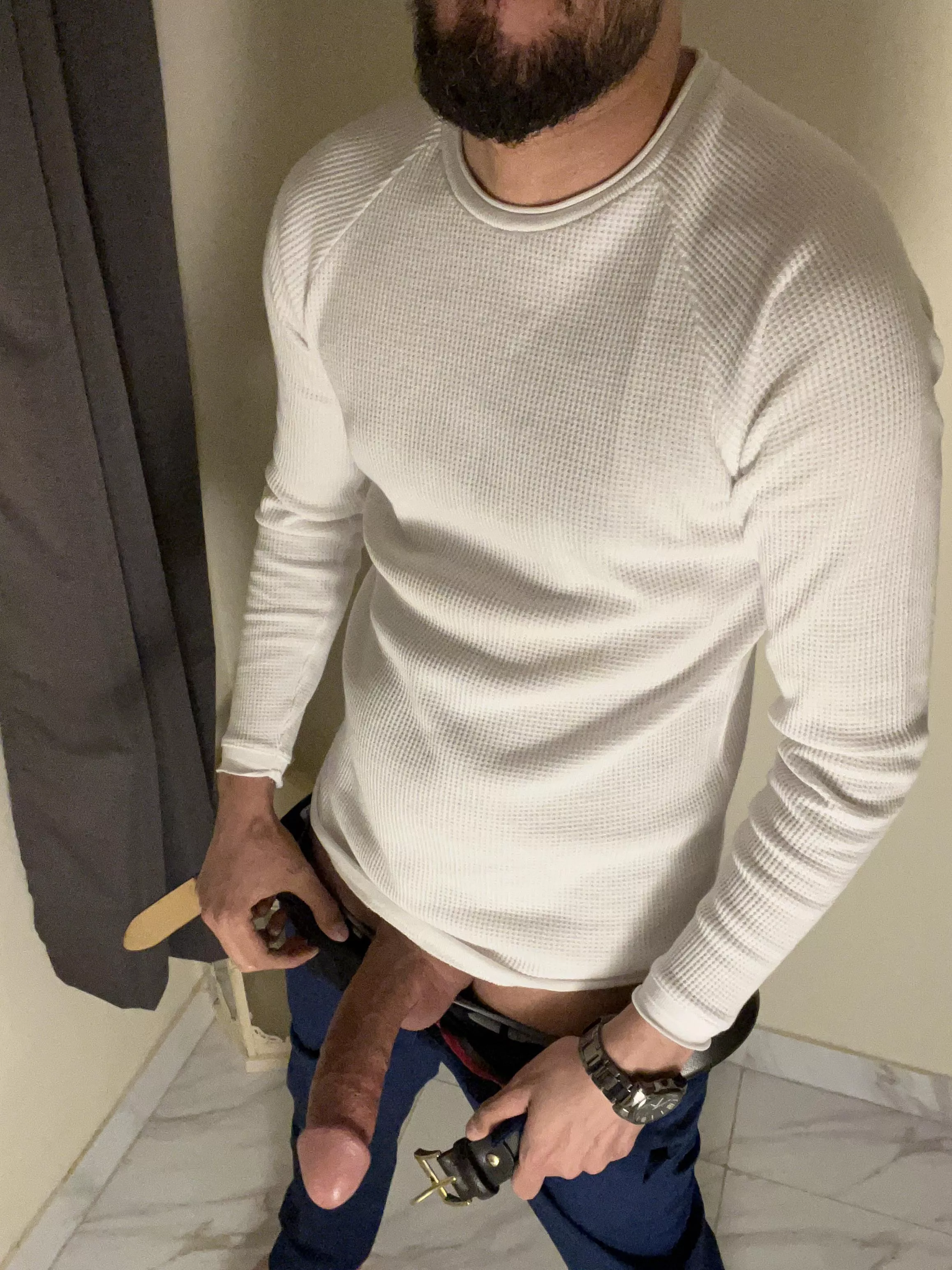 Greetings 🧔‍♂️ posted by Primal_Needs_