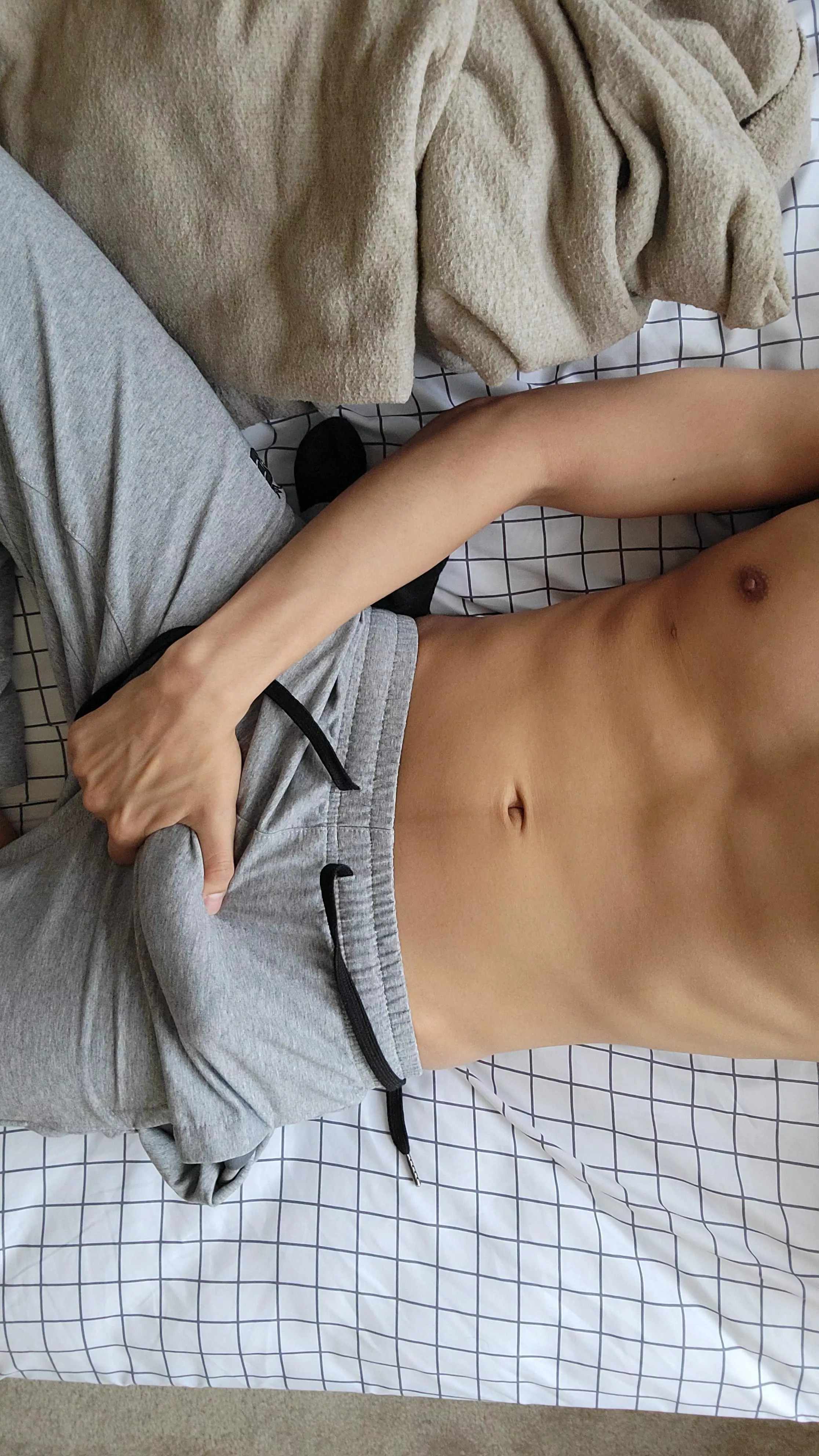 Grey Sweatpants posted by Broski_Ben