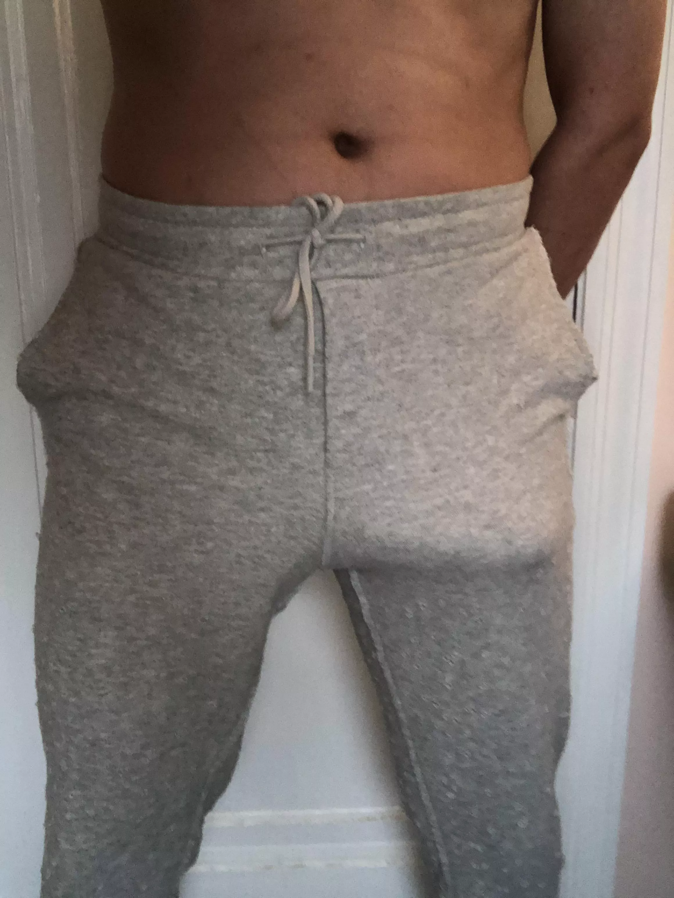 Grey sweatpants are a bulges best friend posted by AmericanNatural31