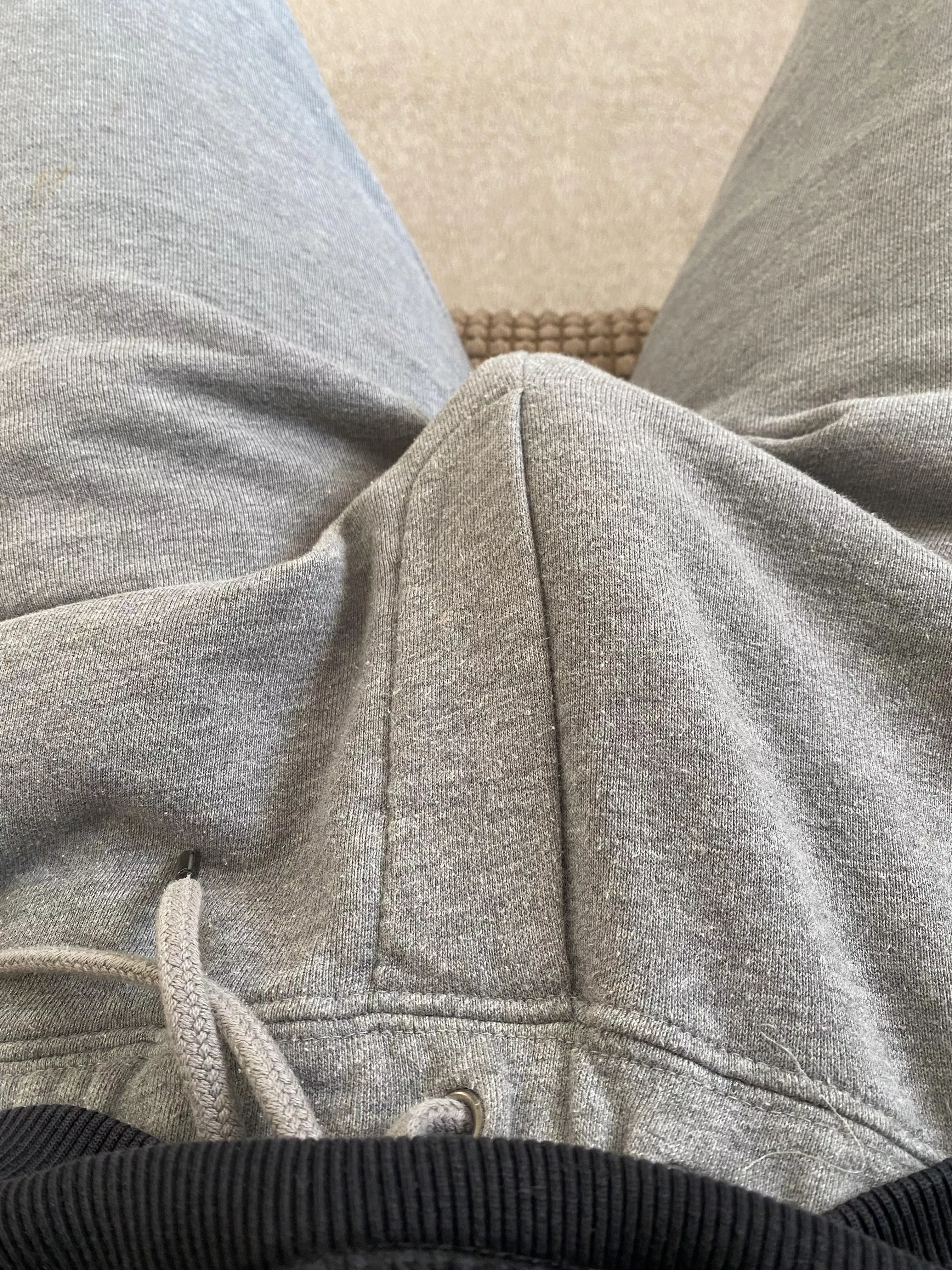 Grey sweatpants are definitely my favourite 🥰 posted by HungboiBen