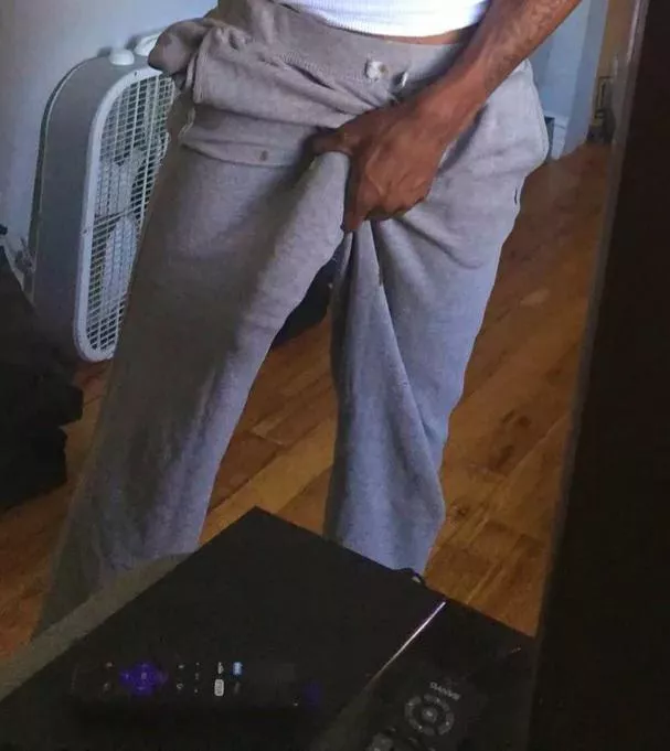 Grey sweats only for real men 😈 posted by Suspicious_Cake1311