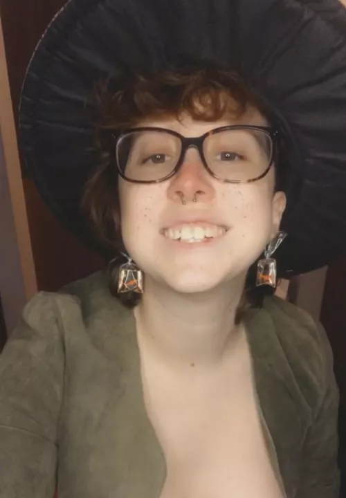 Grinnin like a fool by twizzie22