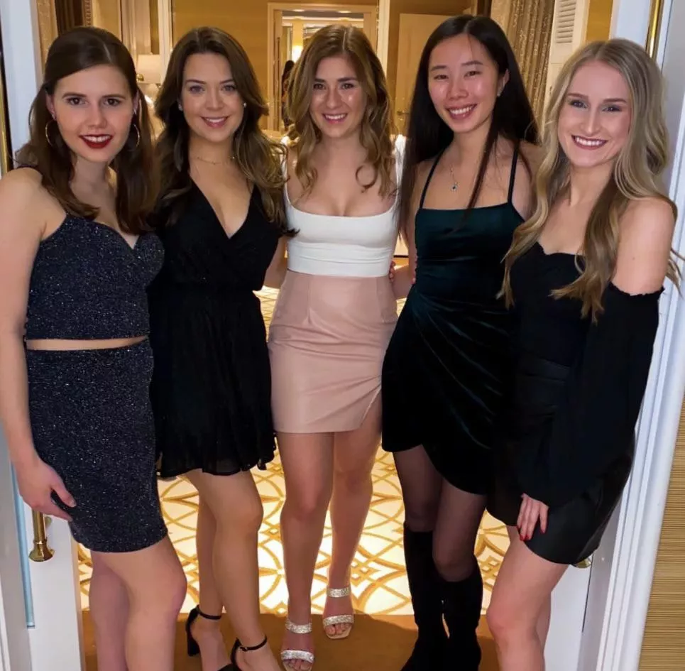 Group of [5] babes posted by swordmastax10