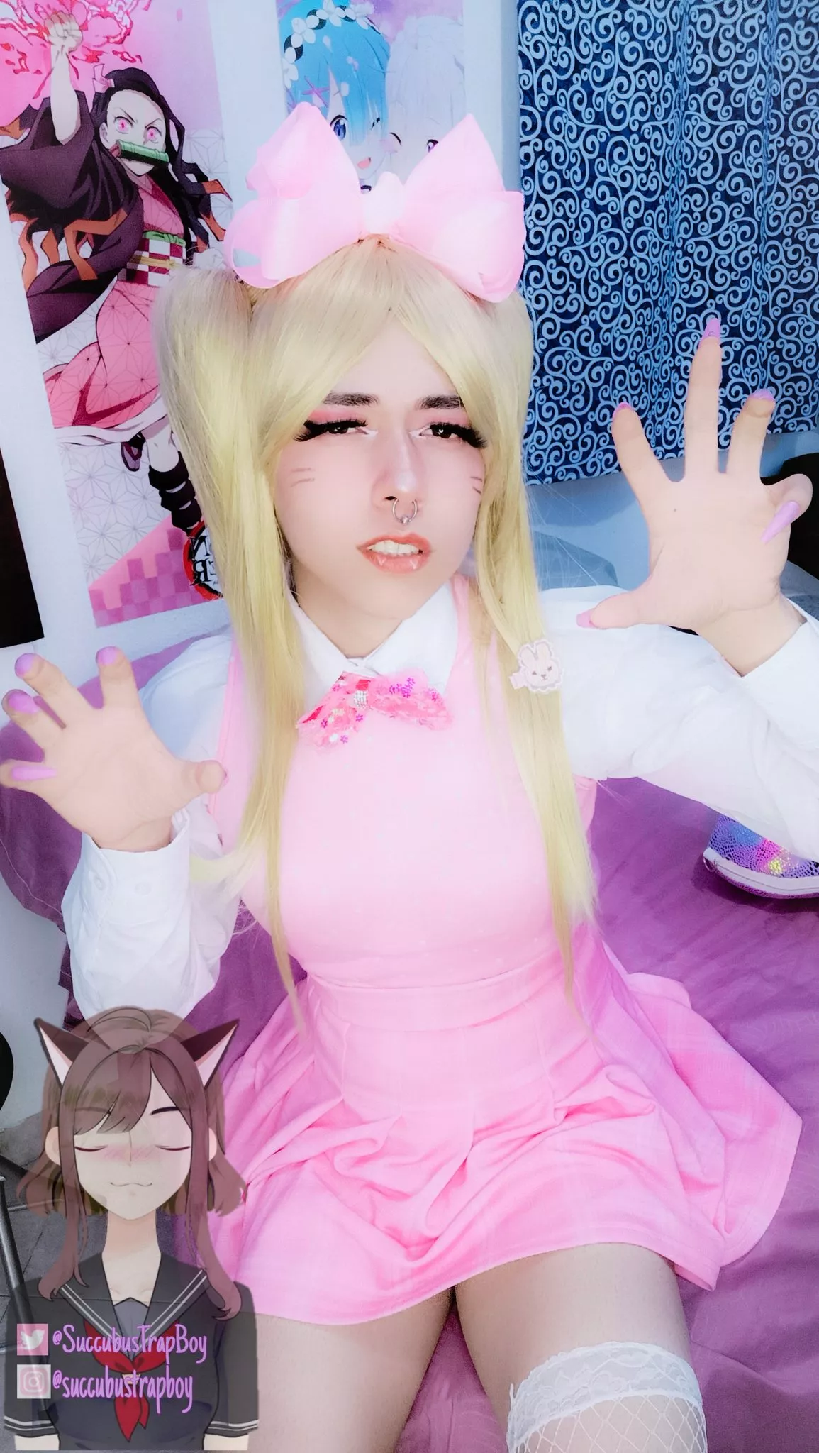 Grrr give me hugs 😼😺 posted by MeiSuccubusTrap