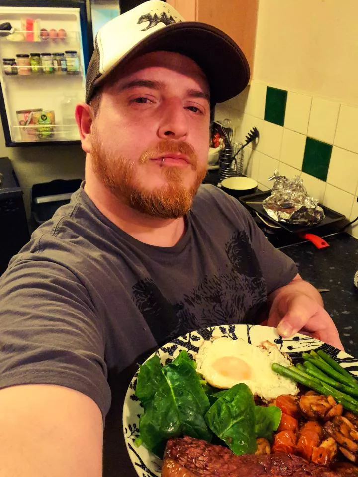 grubs up posted by bearsprout