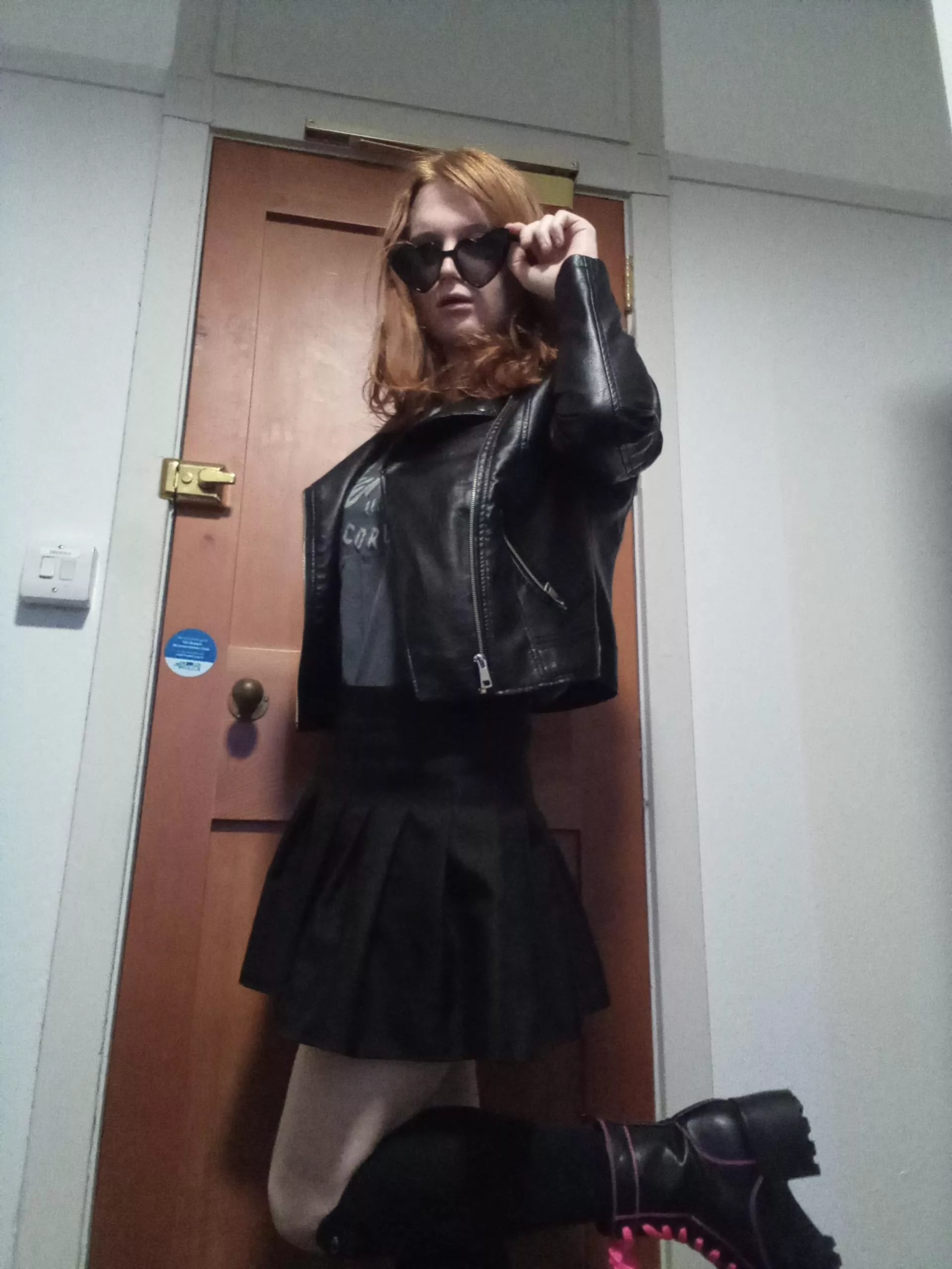 Grungy femboy wants to listen to nirvana with you <3 posted by Gwen_the_femme