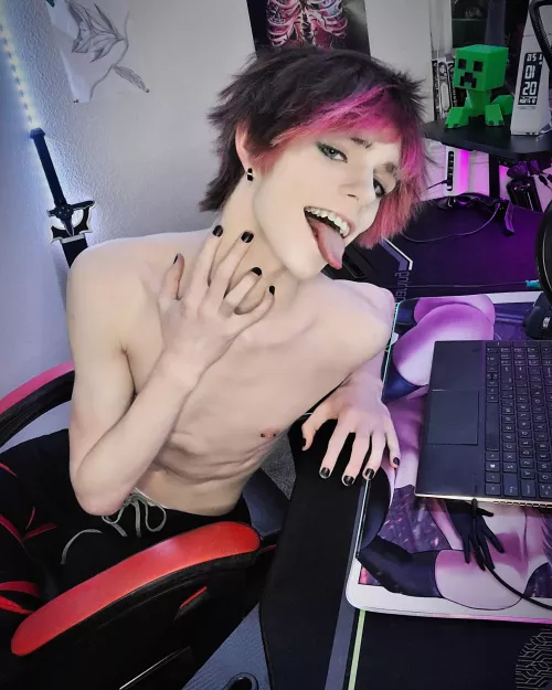 guess it's snack time 😈 by OLLuther