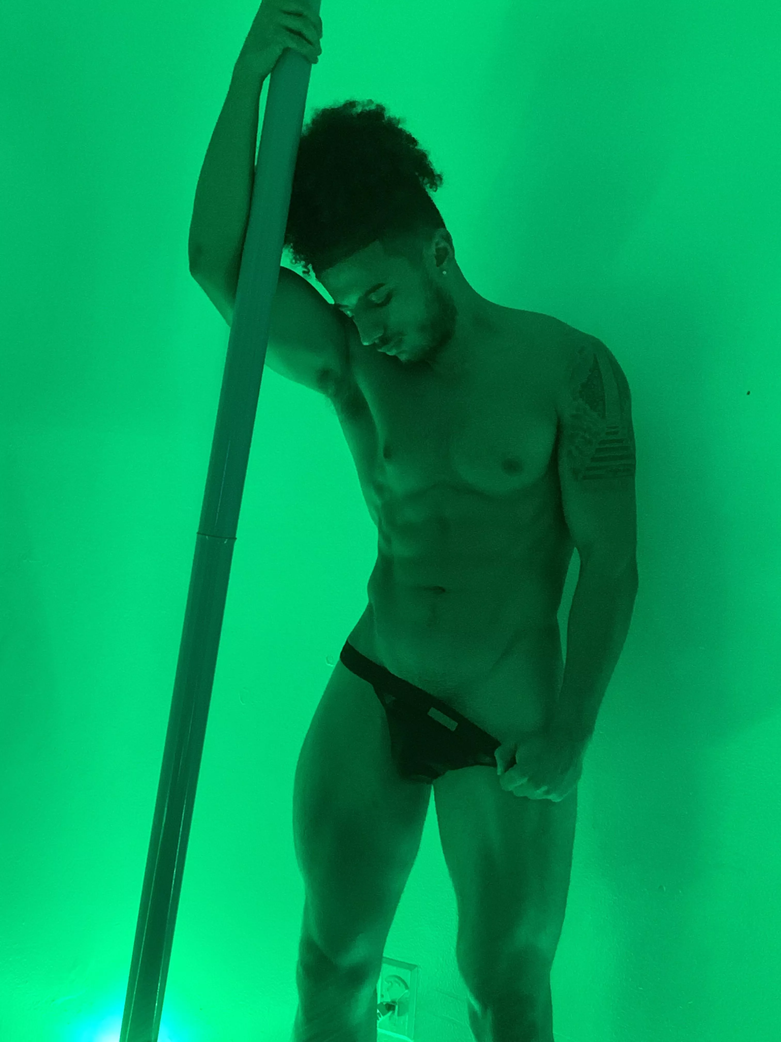 Guess the color 😝 posted by AnthonyPParis