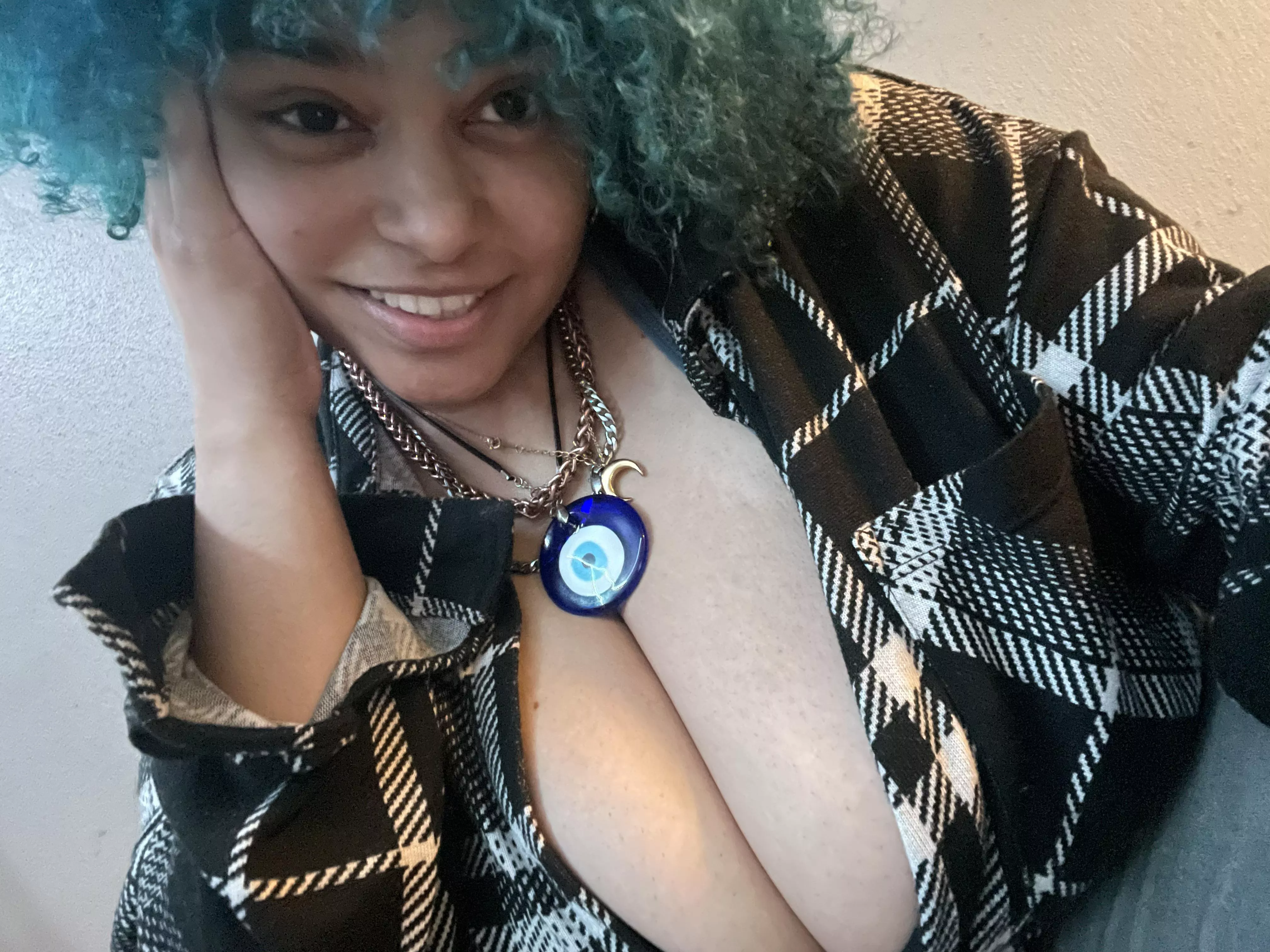 Guys drool over me at work because of my body I can’t blame them (22f) posted by Mysterious-Way111