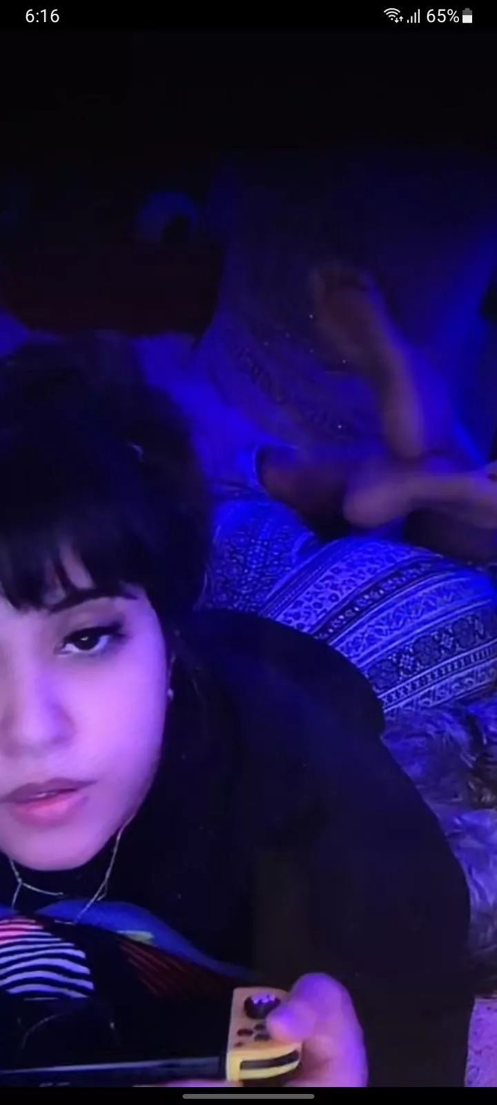 guys who know her real account posted by Worth-Jellyfish8143