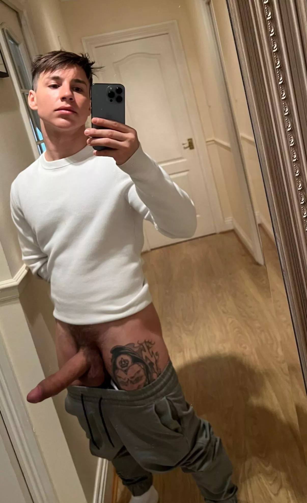 Gym bros love my cock 🤷‍♂️ posted by Pleasant_Butterfly_8