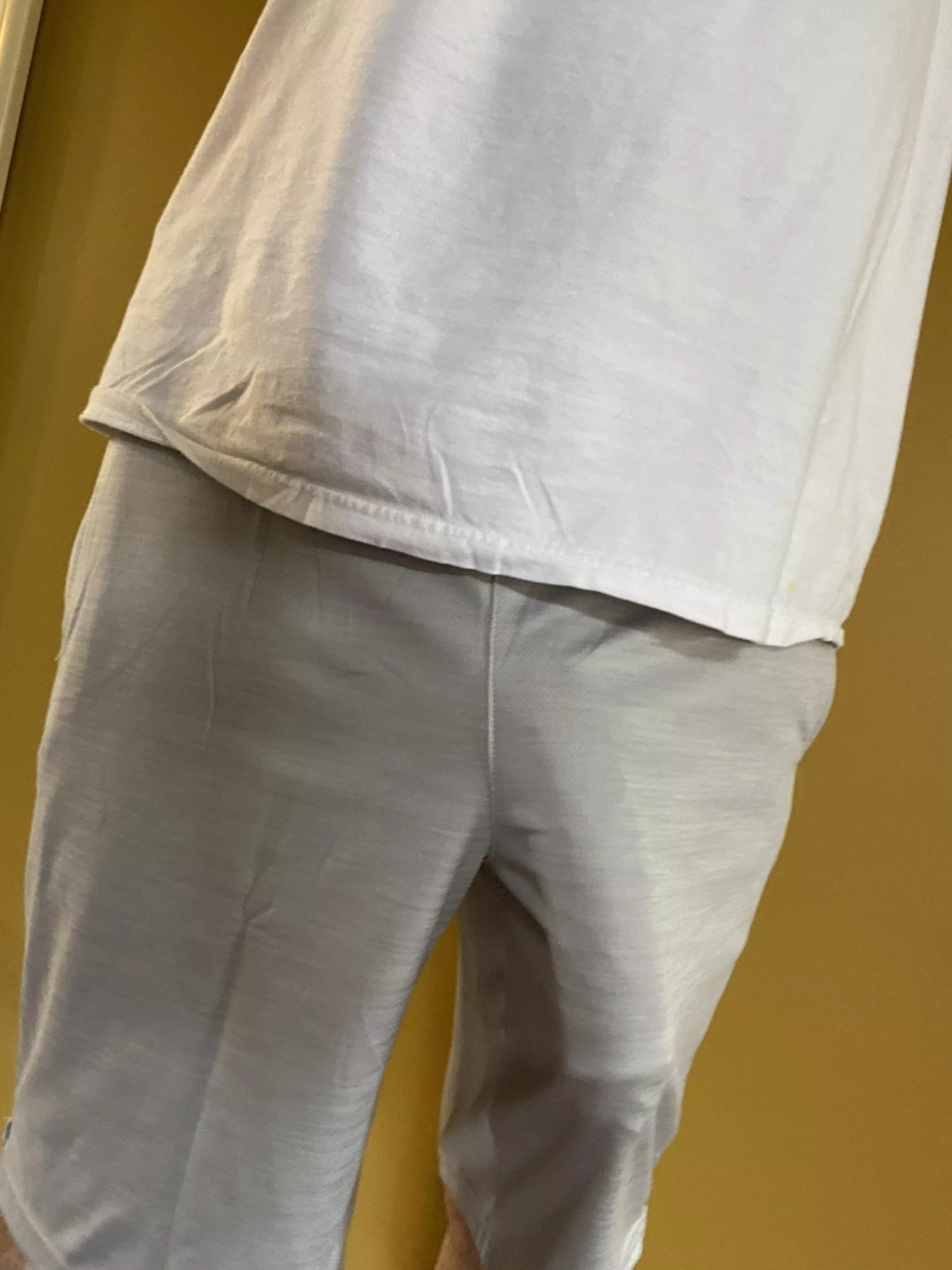 Gym bulge posted by Successful-Major-368