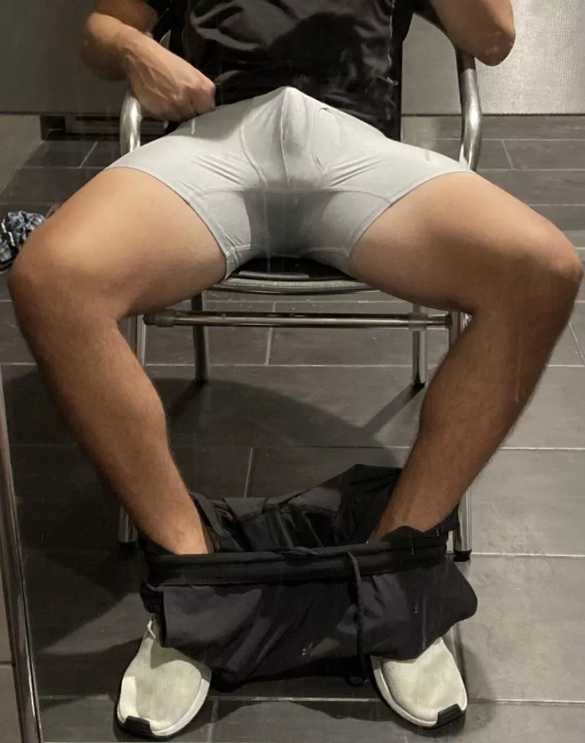 Gym bulge 😈 posted by collegebriefs_420