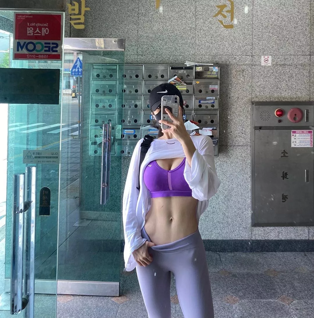 Gym Bunny Showing Off posted by PureThrowaway2022