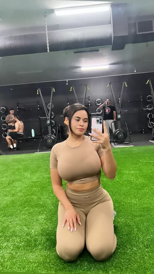 Gym busty by chriss_66