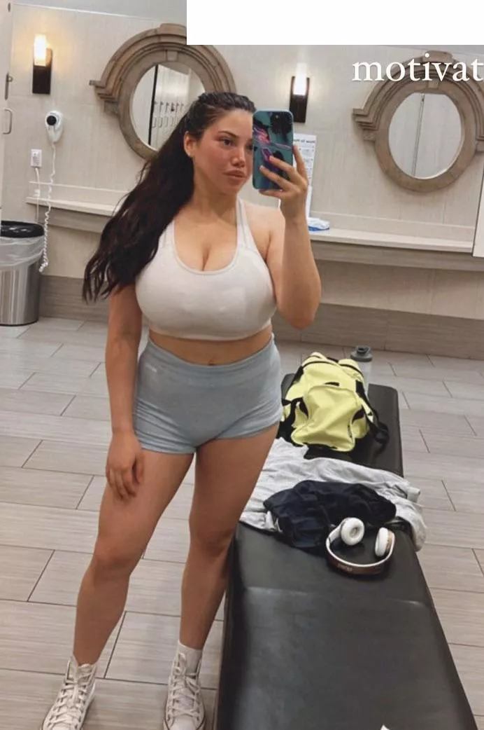 Gym busty posted by anonymous123456_