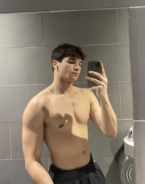 Gym pic 😗 by Jtimestwo2