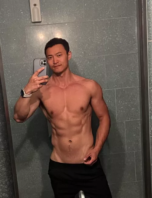 Gyms are the best places to take selfies by tedpers