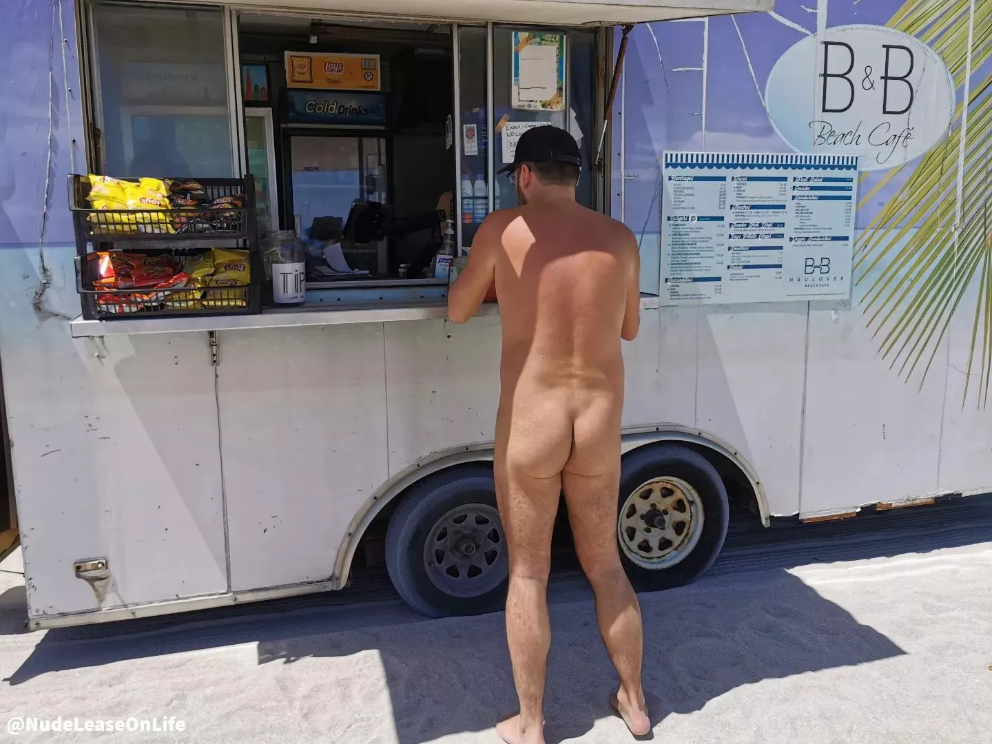 Had a few hours to work on an all-over tan before the obligatory tan lines are enforced on the cruise. Always a pleasure at Haulover Beach! ⛱️ posted by NudeLeaseOnLife