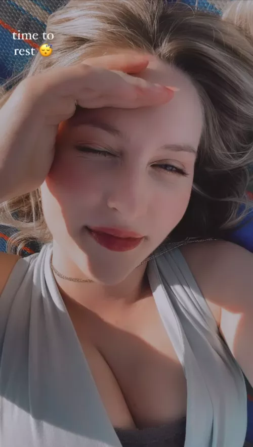 had a good night 💖 by PotsuNPoppies