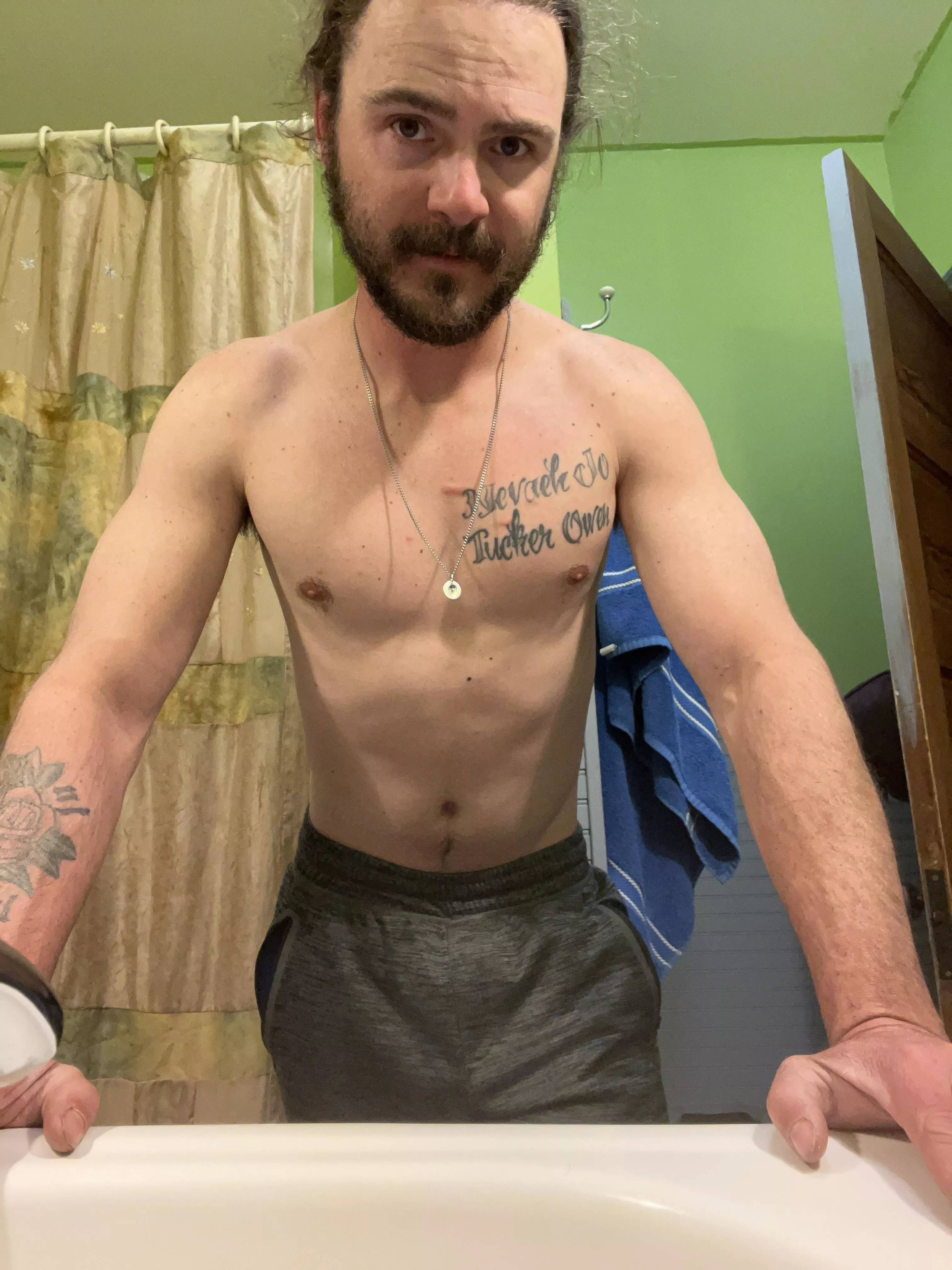 Had a nice pump after my workout. Hopefully y’all enjoy the view 😘😘 posted by dad_bod_Tom