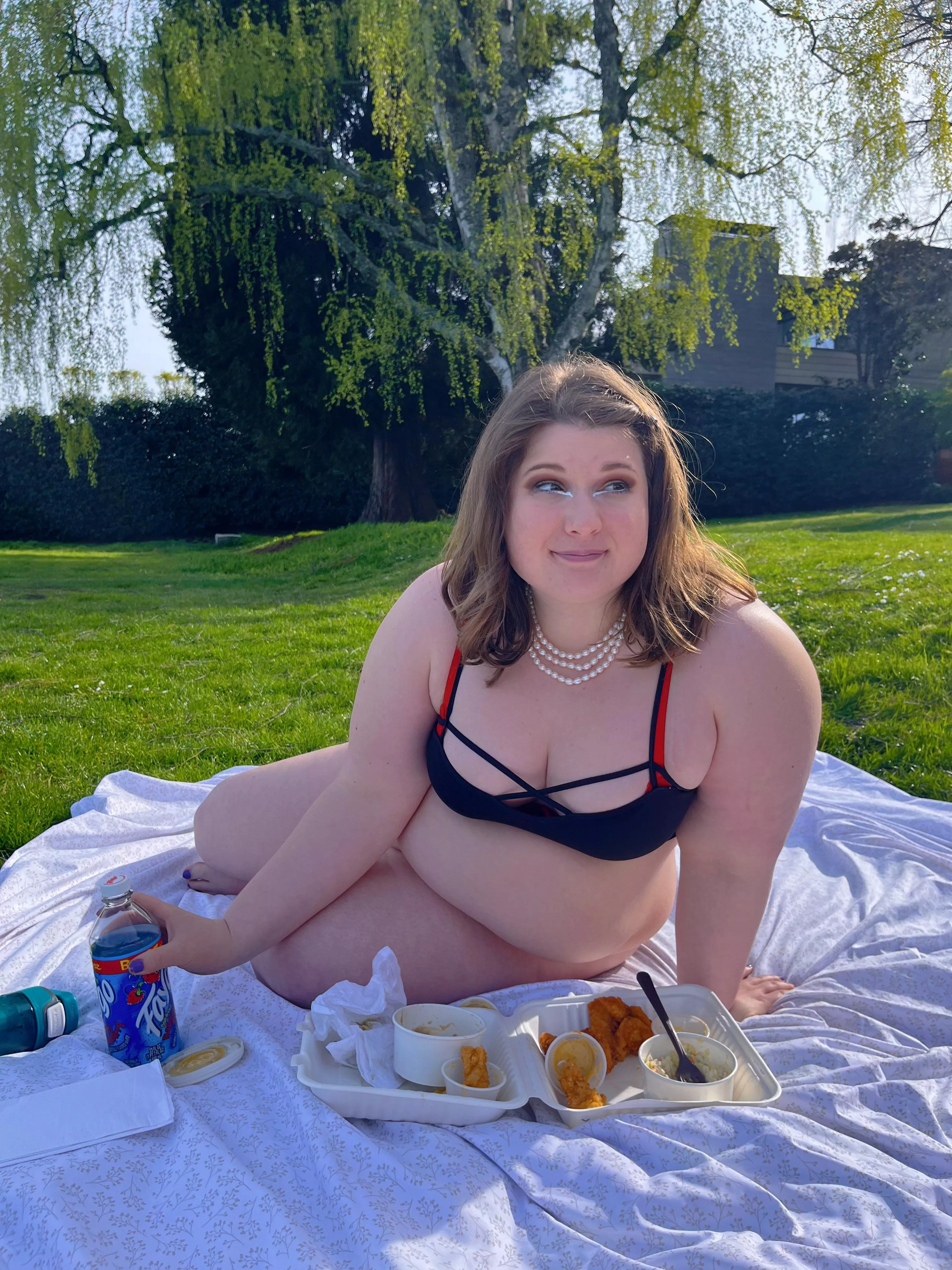 had a yummy Easter picnic today ✨ posted by 90lbdifference