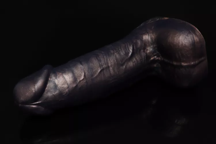 Had planned on ordering a plain, bd brown custom, but I saw this and loved how unique it looked. S/M by Gnolltail