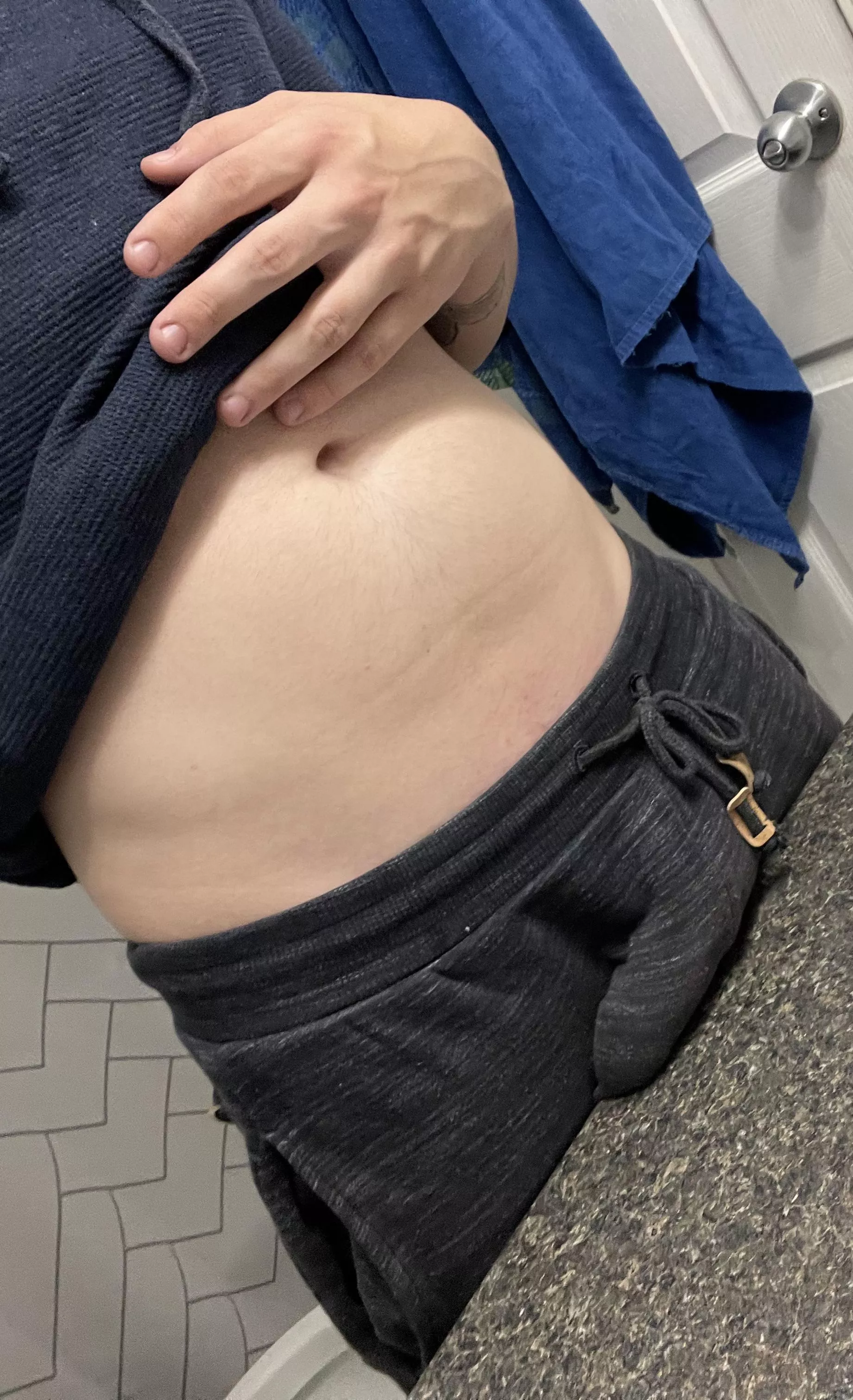 Had to rest it on the counter for a sec posted by Zmichealxx