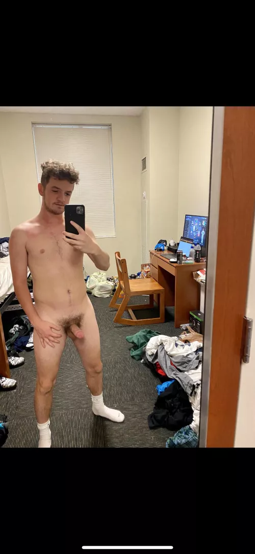 Had to take a break from the game to show off how confident I now feel after coming out 🙃 by Lower_Monitor_7137