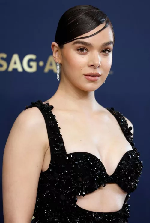 Hailee Steinfeld by IloveYennefer