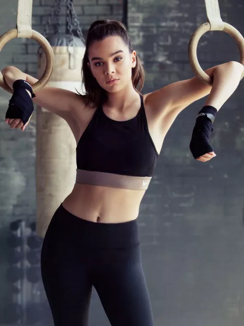 Hailee Steinfeld by Radiant-Cherry-3469