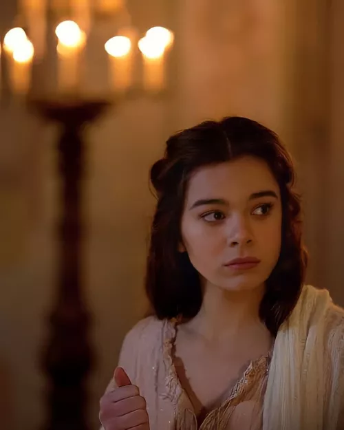 Hailee Steinfeld by shbmpl